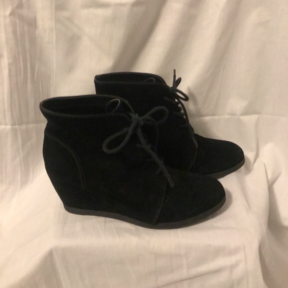 Black Tie-Up Suede Wedges
